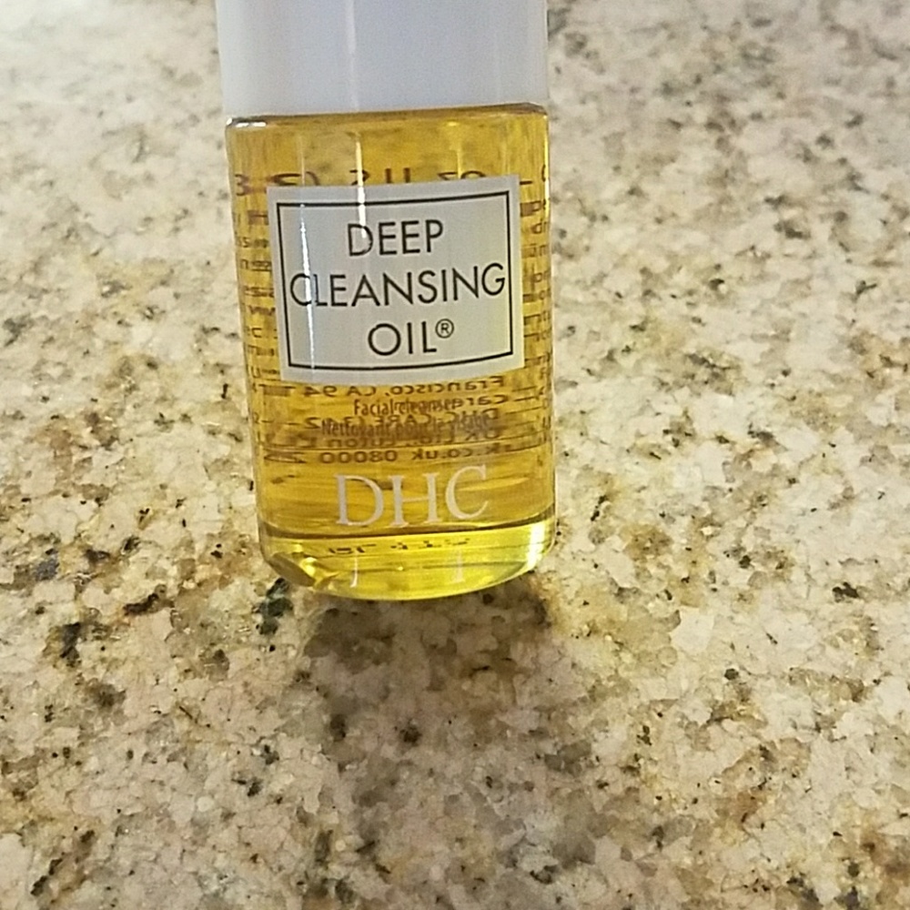 DHC Deep Cleansing Oil